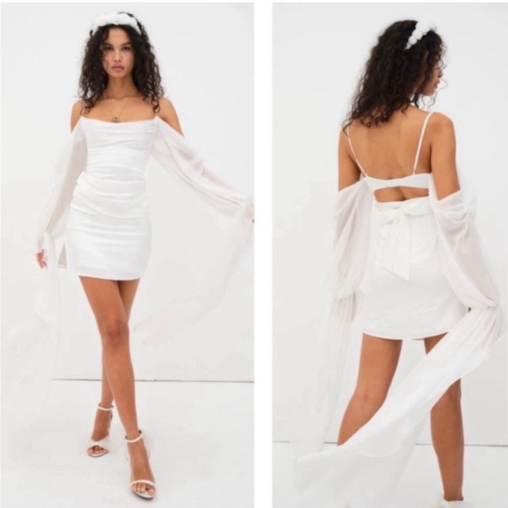 For Love And Lemons White Harlow
Dramatic Sleeve Cold Shoulder Mini XXS